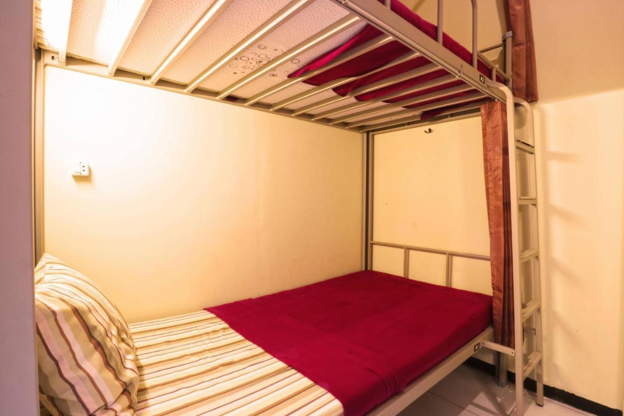 ปนโดะก์ แบ็กแพกเกอร์ ซิตี้สแควร์ Hostel มะลัง ภายนอก รูปภาพ