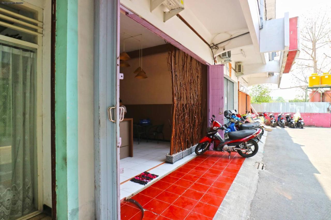 ปนโดะก์ แบ็กแพกเกอร์ ซิตี้สแควร์ Hostel มะลัง ภายนอก รูปภาพ
