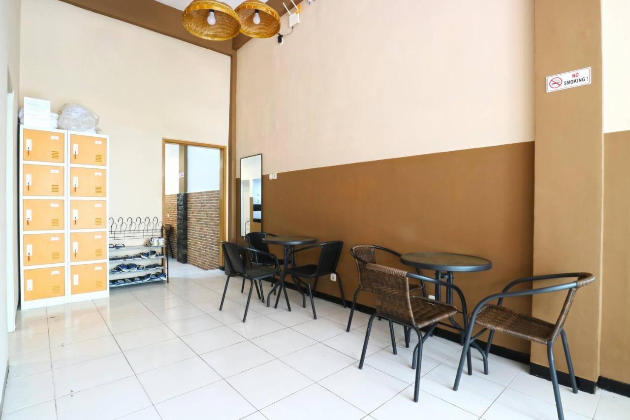 ปนโดะก์ แบ็กแพกเกอร์ ซิตี้สแควร์ Hostel มะลัง ภายนอก รูปภาพ