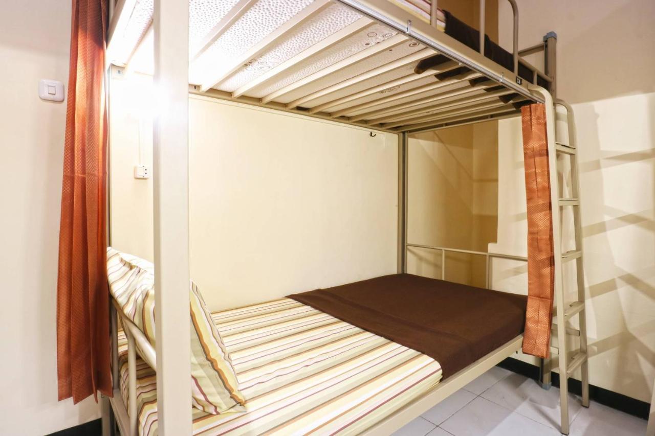 ปนโดะก์ แบ็กแพกเกอร์ ซิตี้สแควร์ Hostel มะลัง ภายนอก รูปภาพ