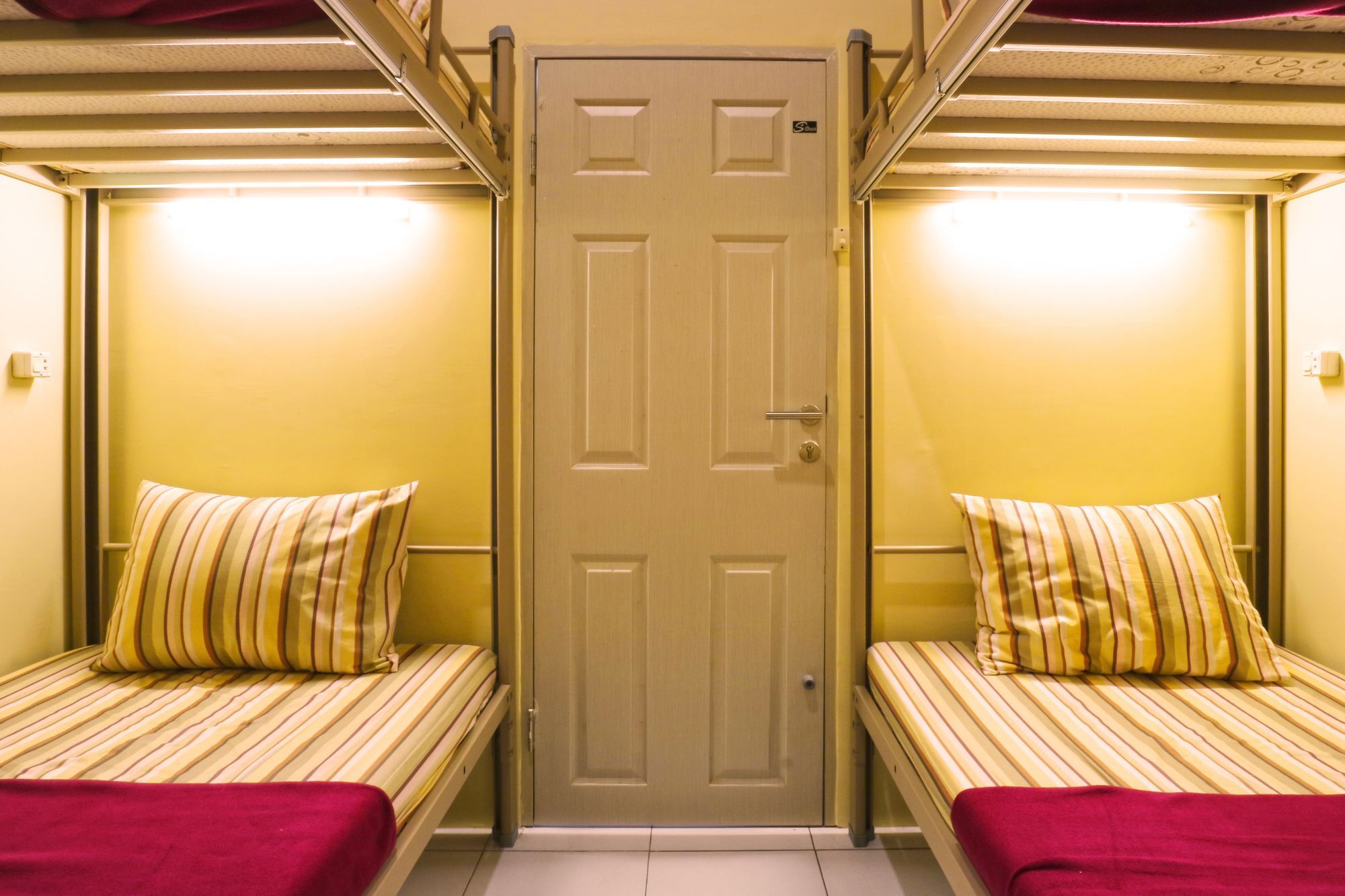 ปนโดะก์ แบ็กแพกเกอร์ ซิตี้สแควร์ Hostel มะลัง ภายนอก รูปภาพ